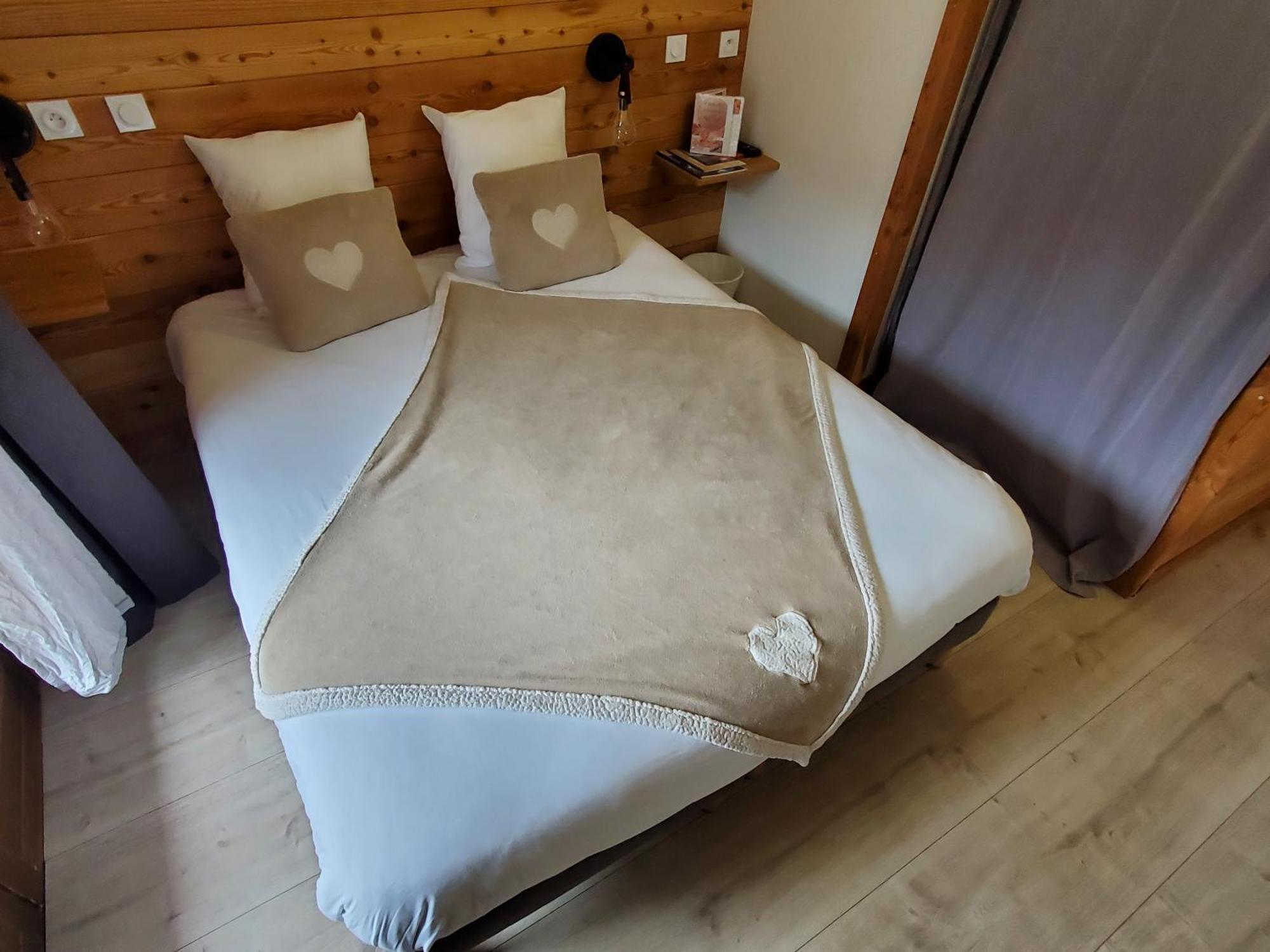 Hotel L'Echaillon เนวาช ภายนอก รูปภาพ